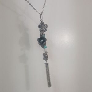 Elegant Silver Floral Pendant Necklace